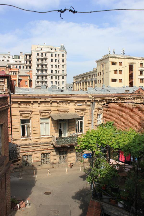 Valiko Hotell Tbilisi Exteriör bild